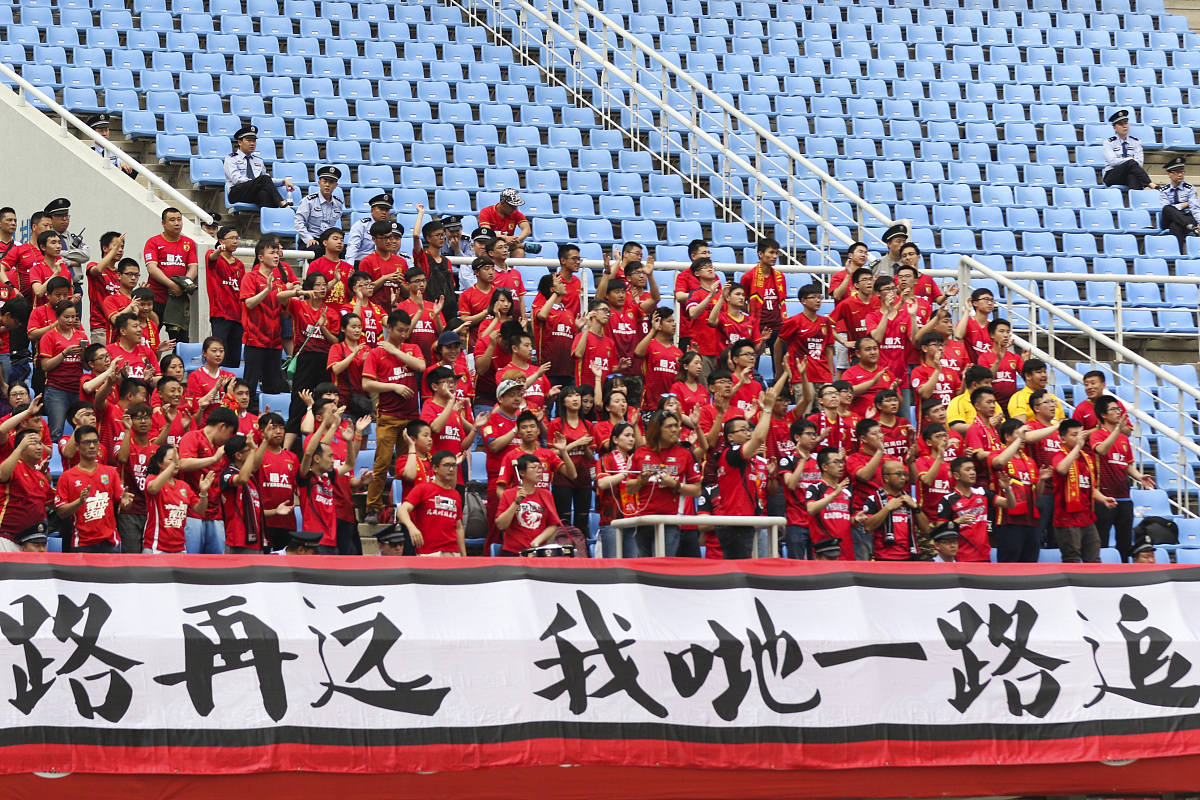 开云体育官网-关于足球劲旅联手作战，战胜强大对手登顶胜利的信息