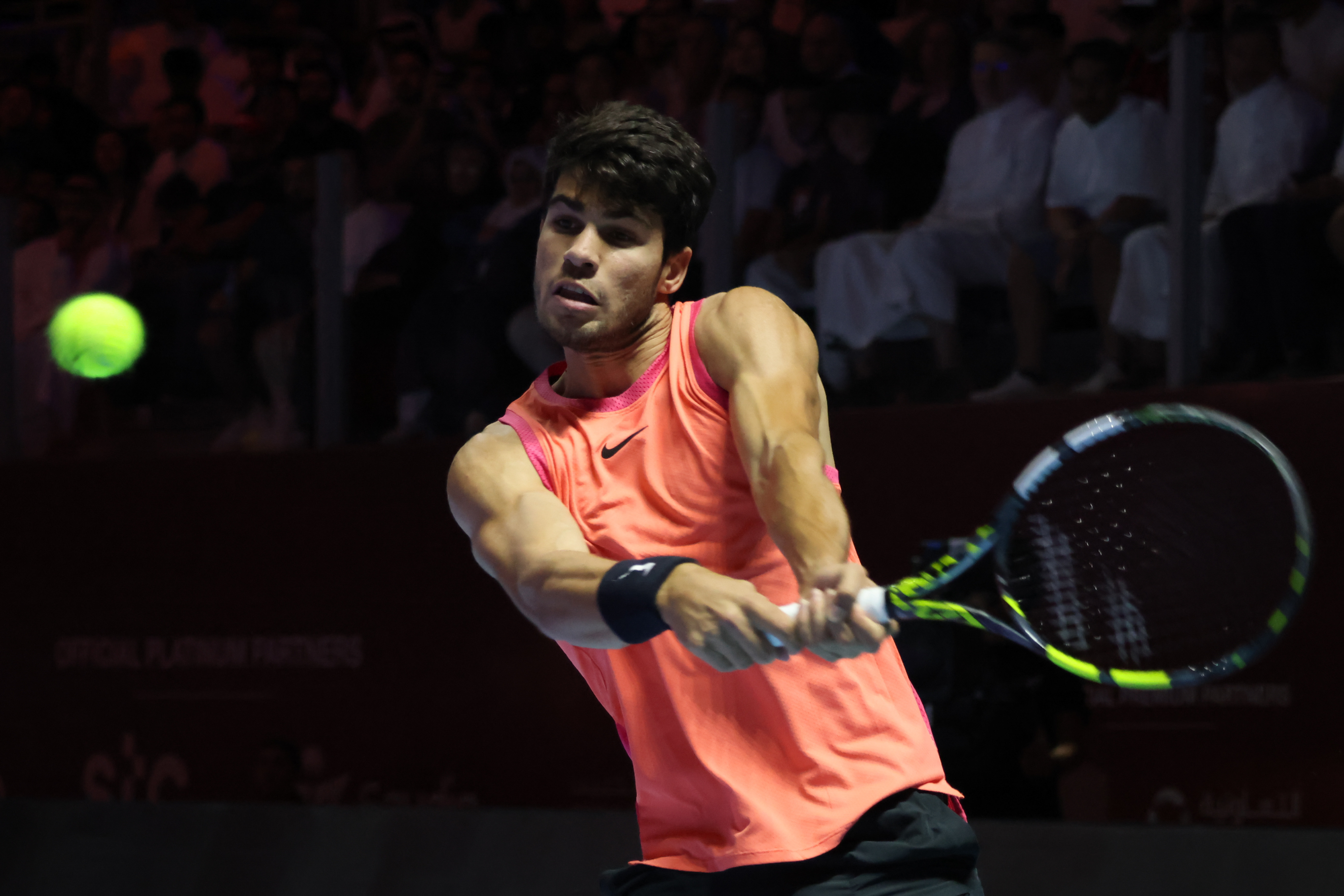 开云体育入口-关于阿尔希拉尔球队凭借精锐球员在赛场上获胜！的信息