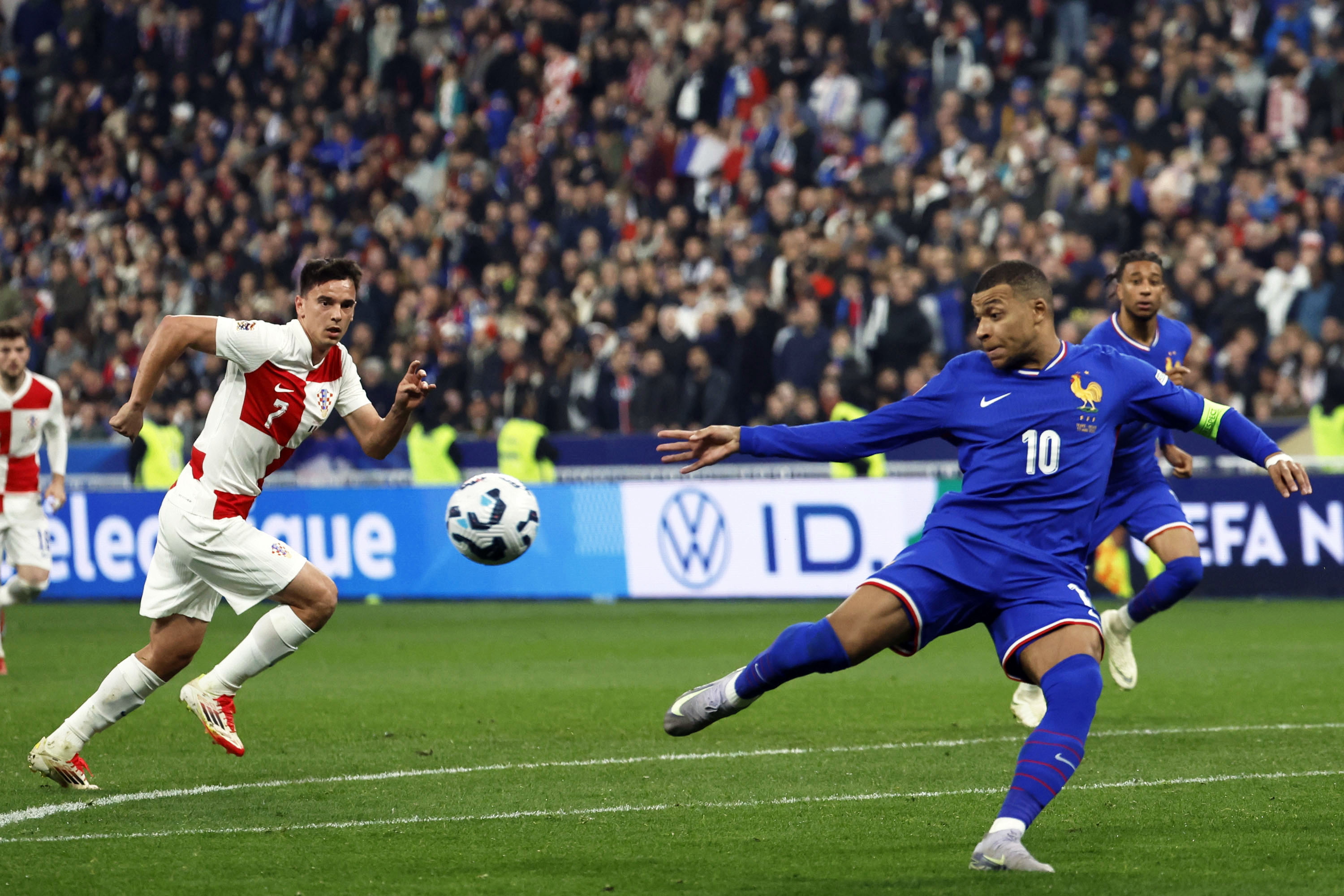 开云体育平台APP-英格兰惊险胜荷兰，成功晋级半决赛