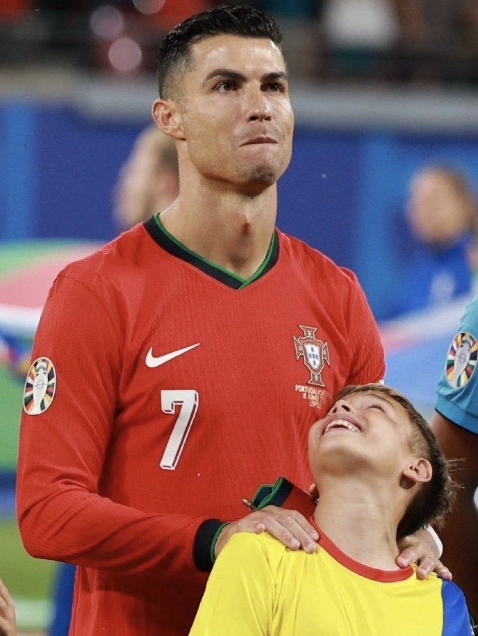 关于葡萄牙足球队在欧洲杯赛场上取得胜利,迎来好转的信息 关于葡萄牙足球队在欧洲杯赛场上取得胜利,迎来好转的信息