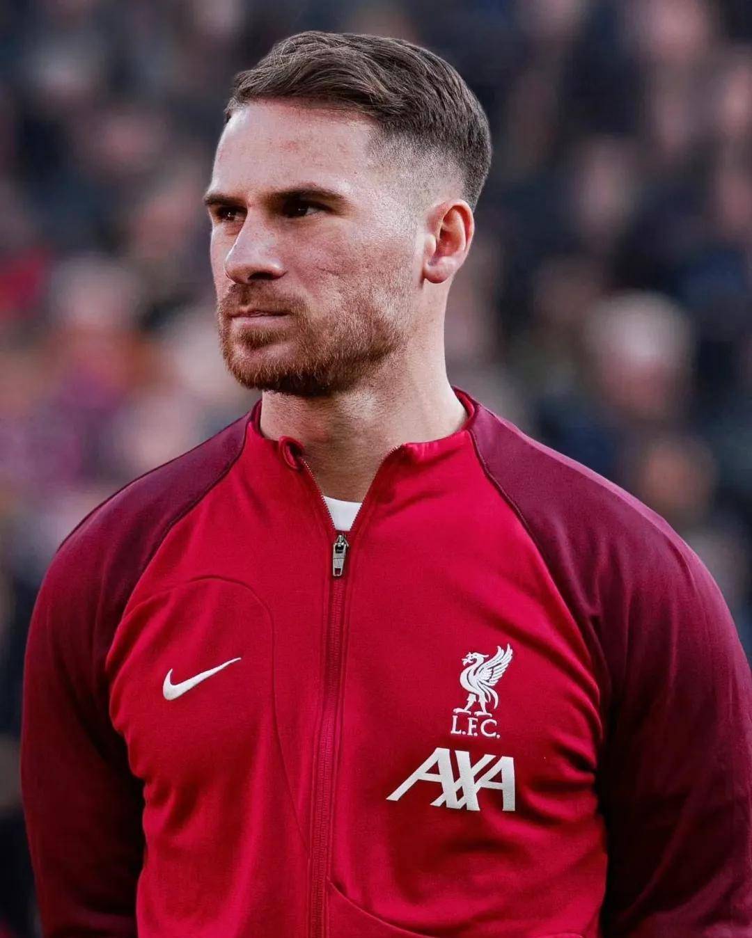 包含利物浦球员个人荣誉收入囊中，表现引人瞩目实至名归的词条