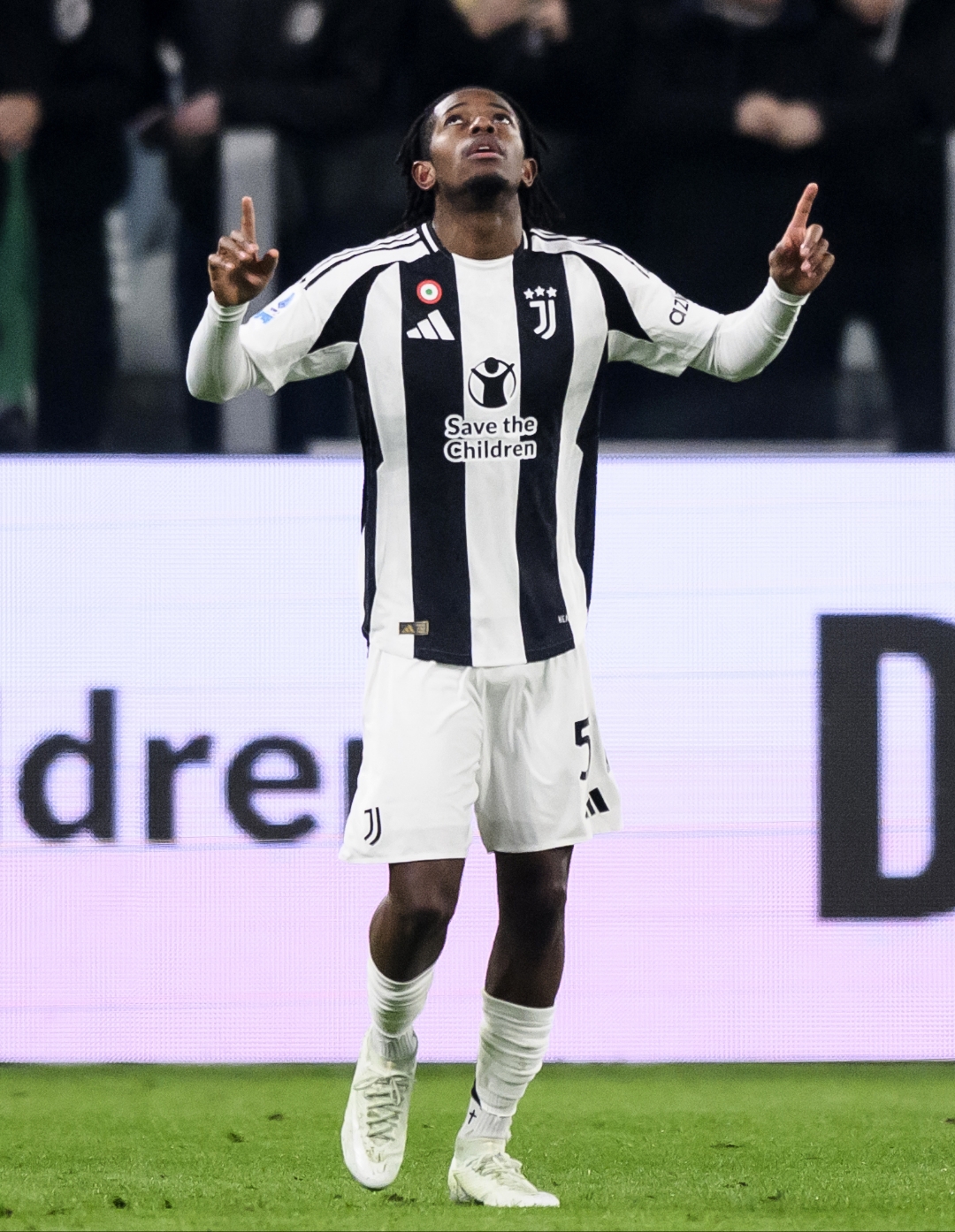 尤文图斯遭遇困境，艰难闯入下一轮