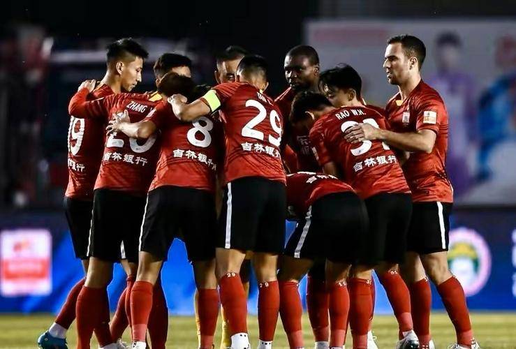 包含联赛最新情况：球队士气高涨，备战下一场对决的词条