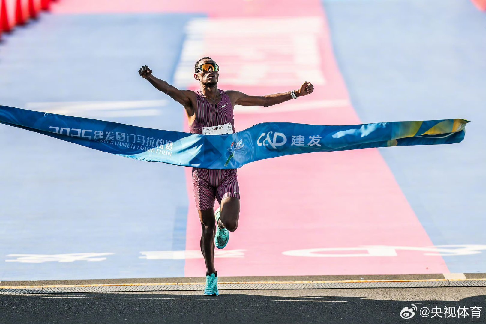 包含比赛激烈升级！来自非洲的运动员逆袭的词条