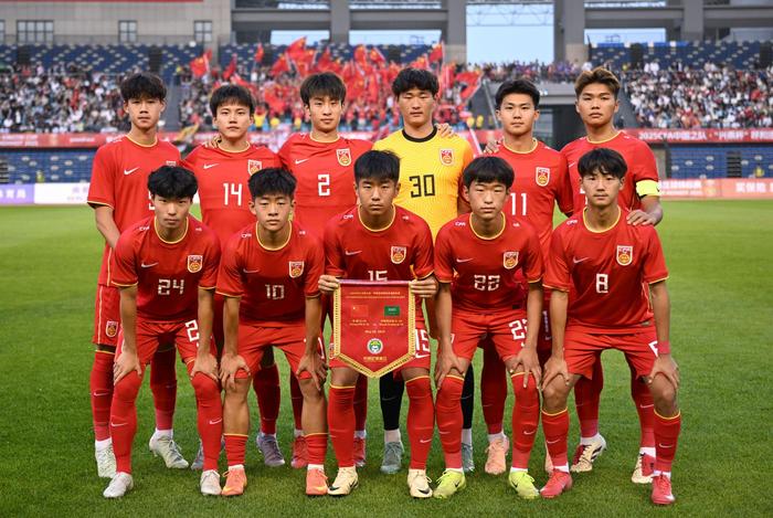 国内足球队在国际比赛中取得胜利