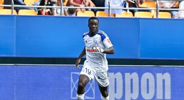 -关于青年足球新星崭露头角，闪耀赛场争夺荣誉的信息