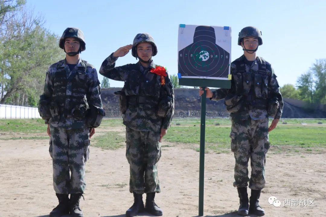 开云官网-射击选手专注击中目标，积极争取第一