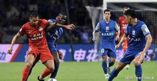 包含上海绿地申花客场战平河南建业，升至积分榜前列的词条