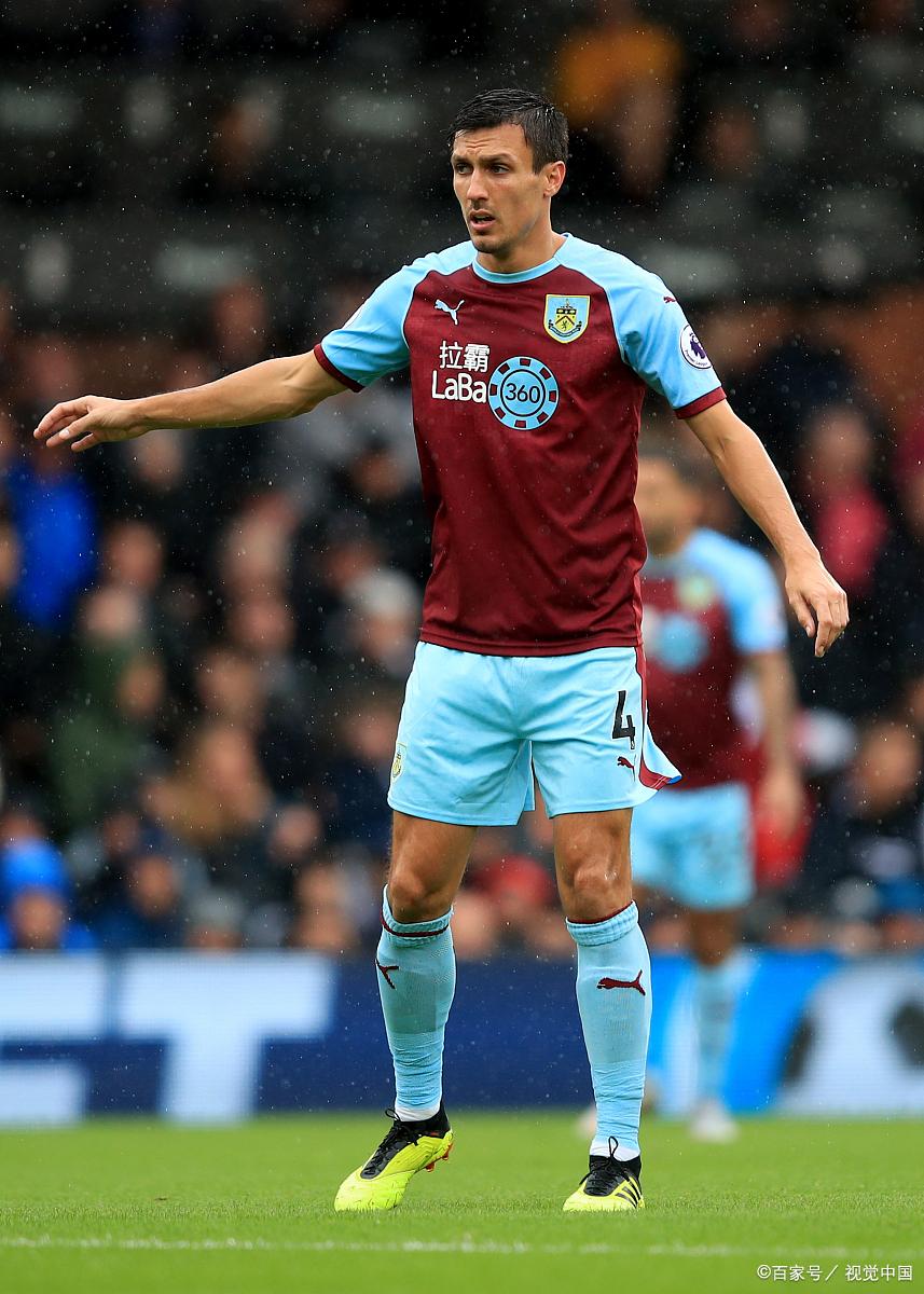 伯恩利球员状态出色，带领球队获胜的简单介绍