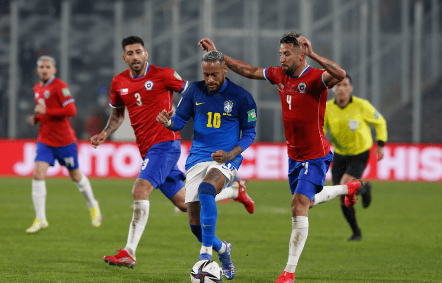 乌拉圭男足实力强劲，大胜晋级