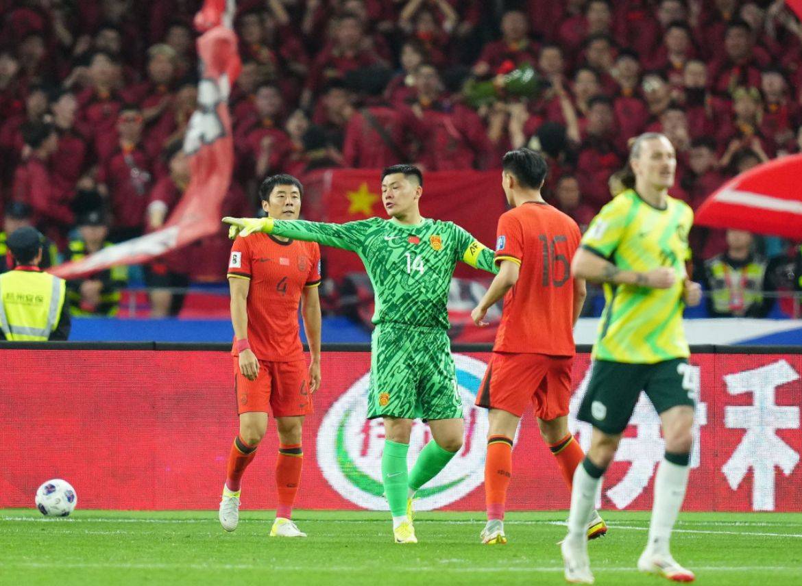 国足战平利物浦，C罗逆转建功英超