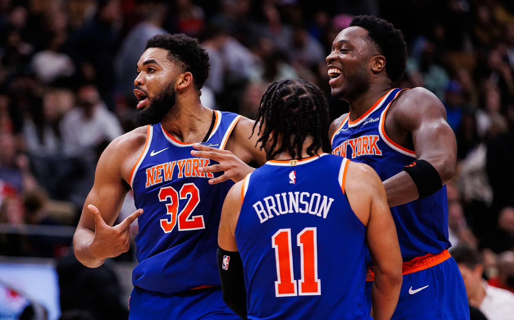 开云下载-尼斯队员展现出色防守击败对手