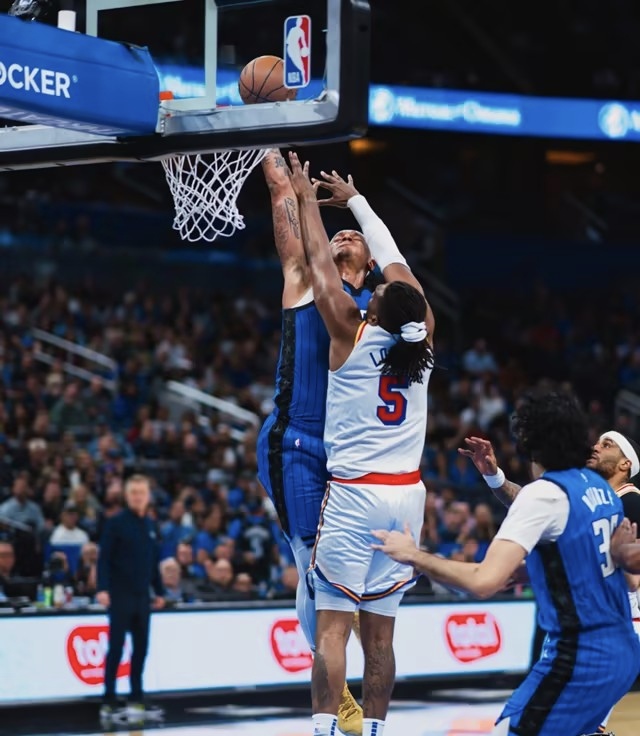 勇士大胜魔术，继续保持不败