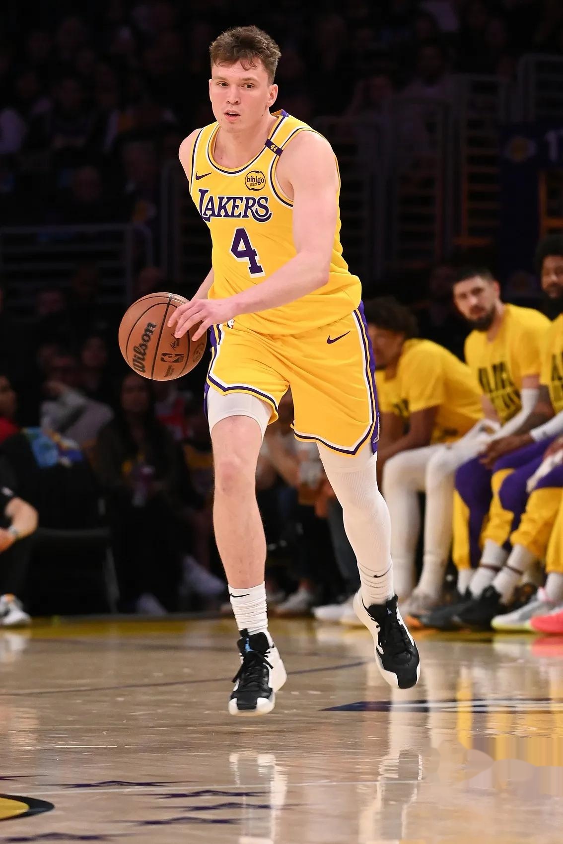 开云APP-湖人不敌尼克斯，遭遇失利