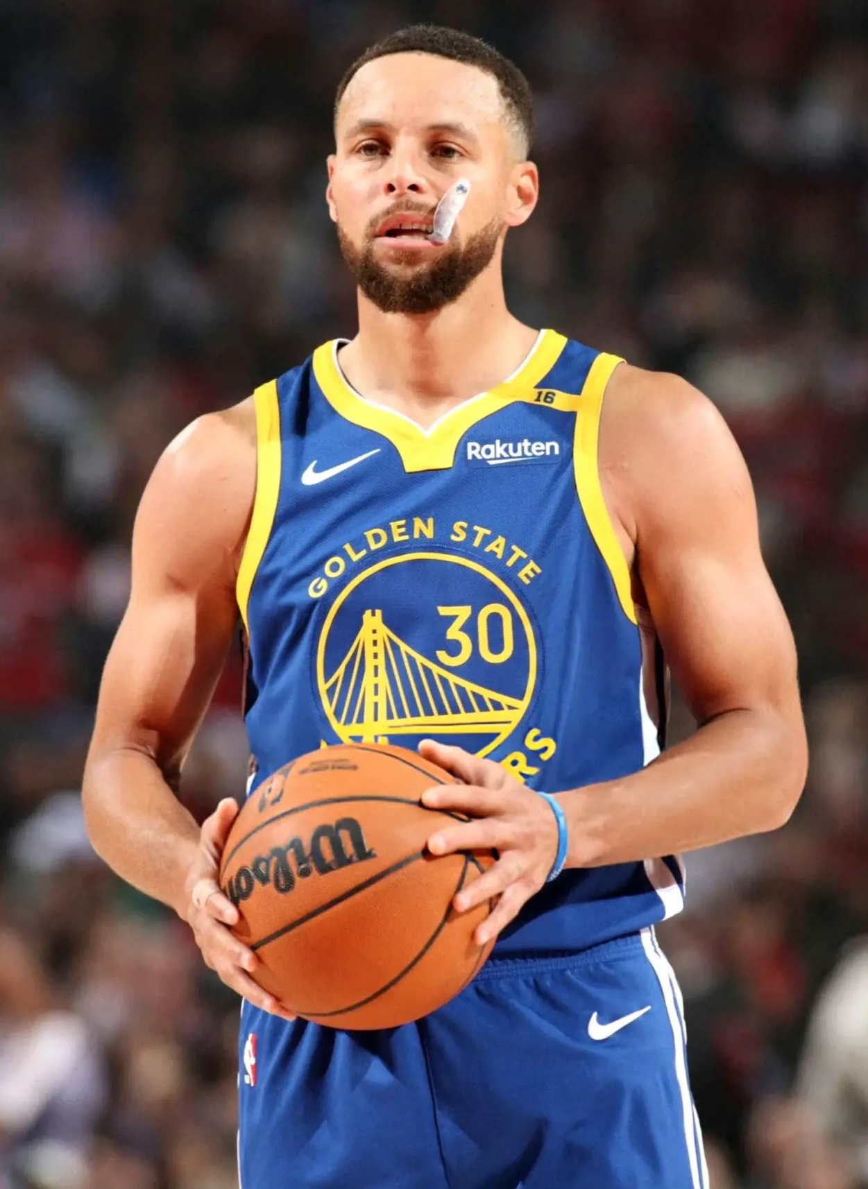 勇士错失反超机会,负于爵士 勇士错失反超机会,负于爵士