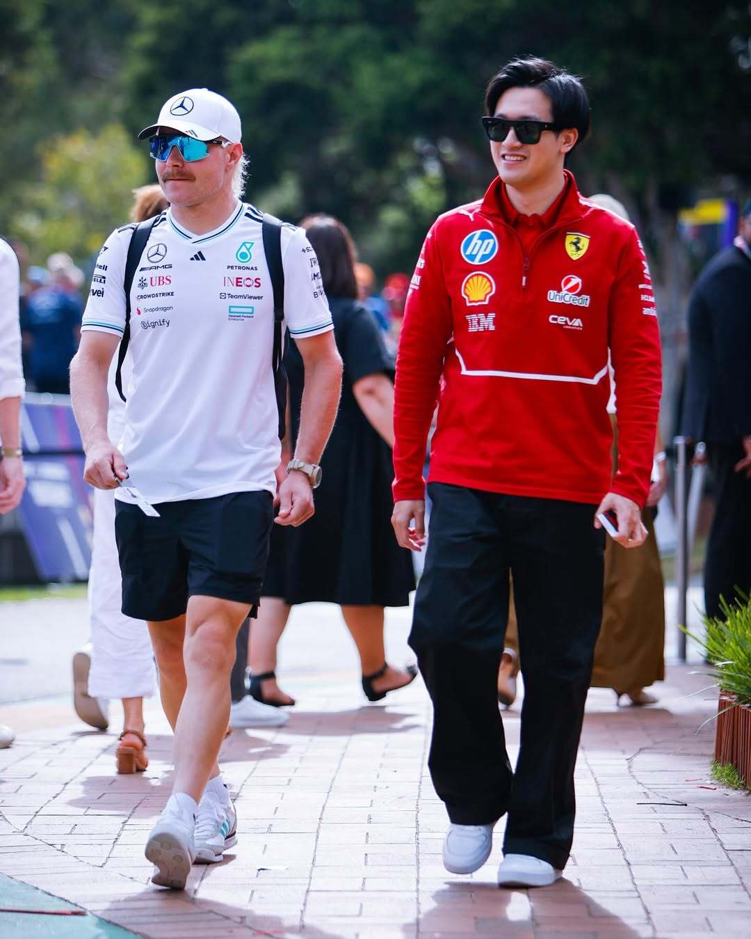 阿斯顿马丁逆转迈凯伦,周冠宇点燃赛场 阿斯顿马丁逆转迈凯伦,周冠宇点燃赛场