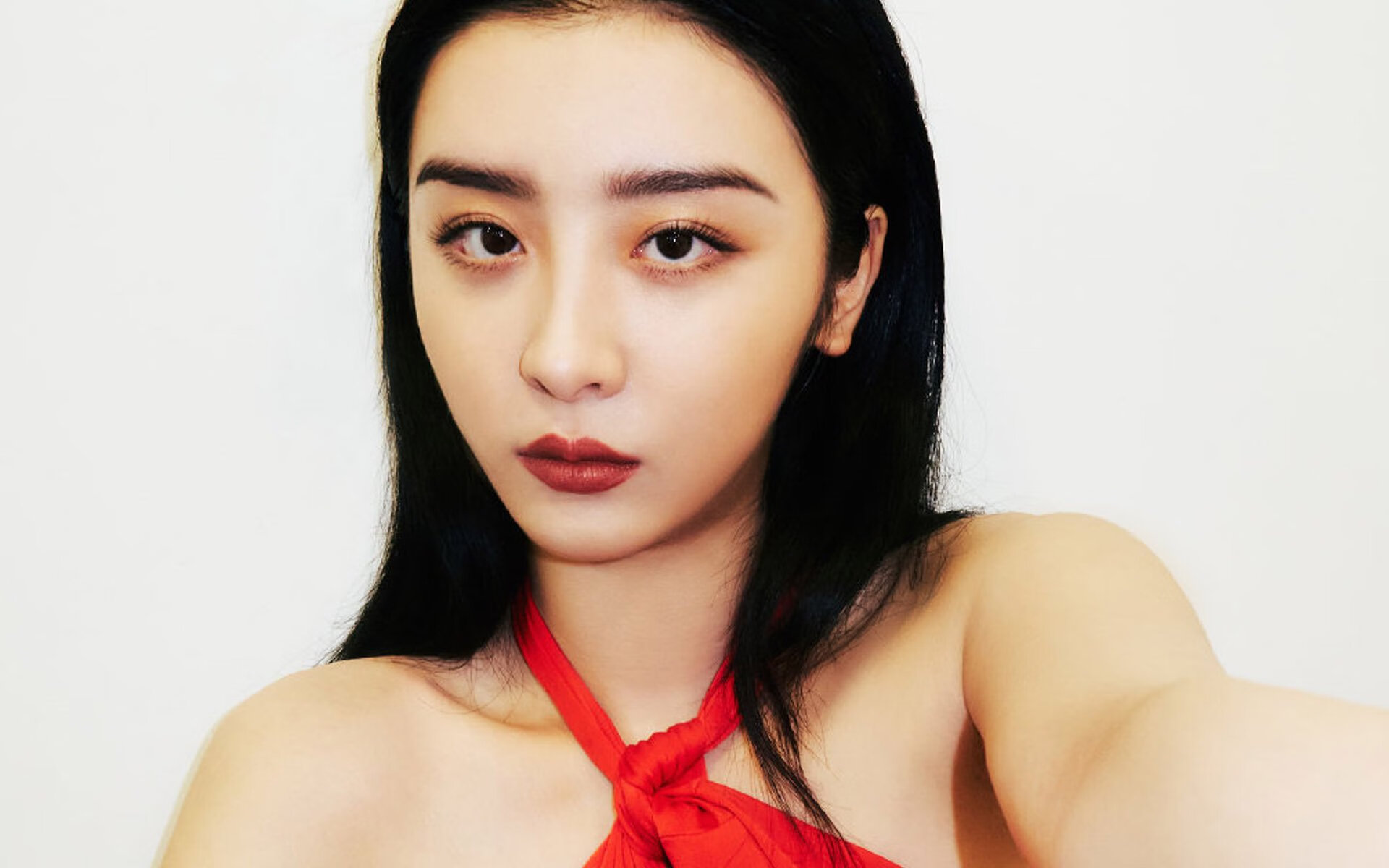 绿茵场上的F1接管时刻，当新西兰全黑队像本泽马一样统治比赛