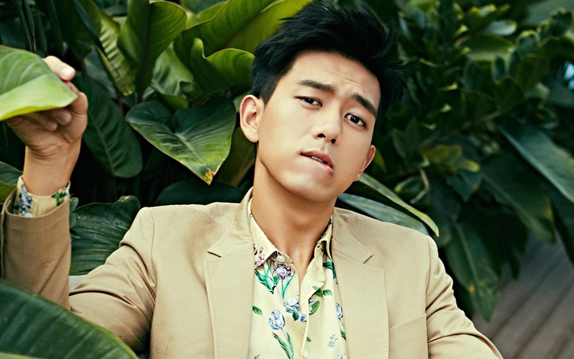 足球，越过封锁线，当欧冠绿茵场撞上地缘政治的高墙