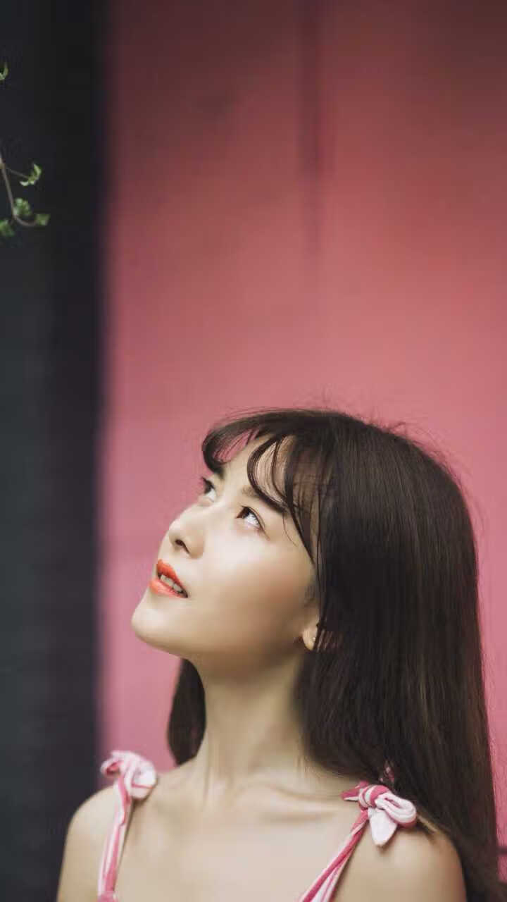 速度之巅，当F1轮胎擦过午夜，莱万在人生弯道完成漂移